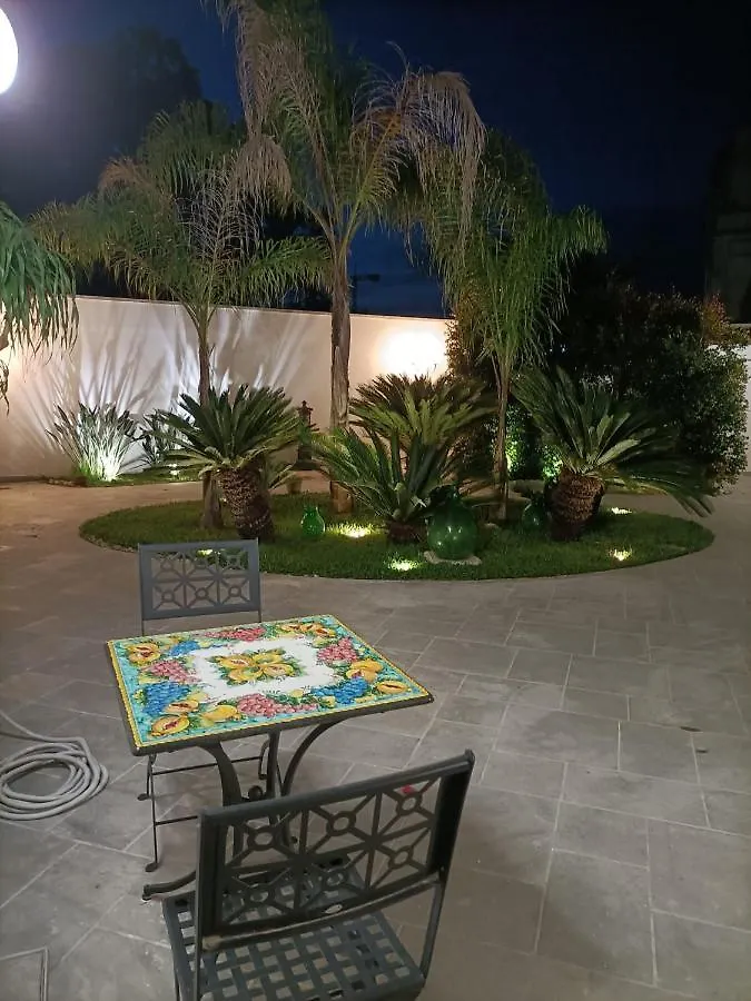 Bed and Breakfast Il Giardino Della Scuncerta Lecce 0*,  Italia